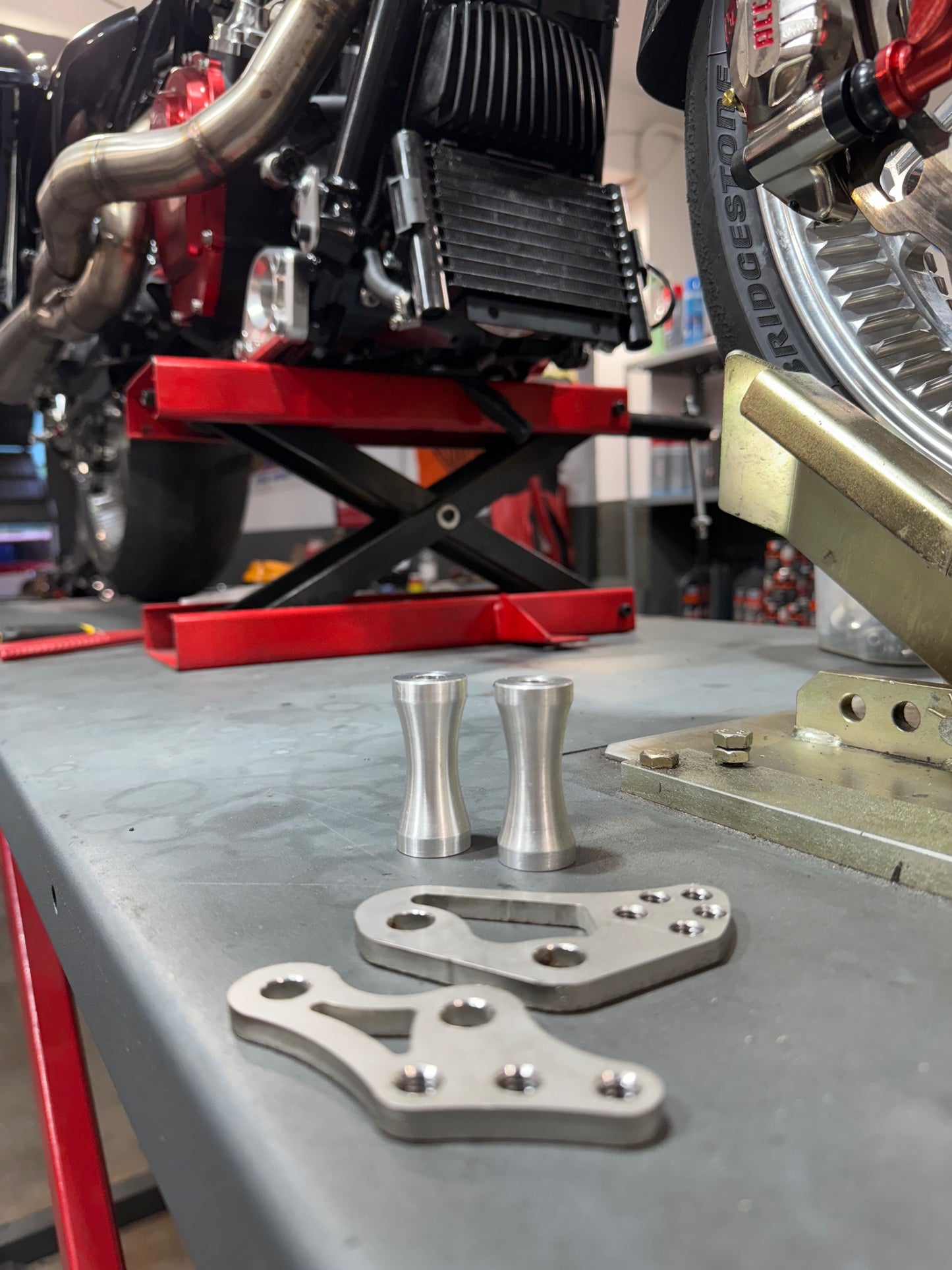 Estriberas en acero inoxidable para Road Glide 2018+