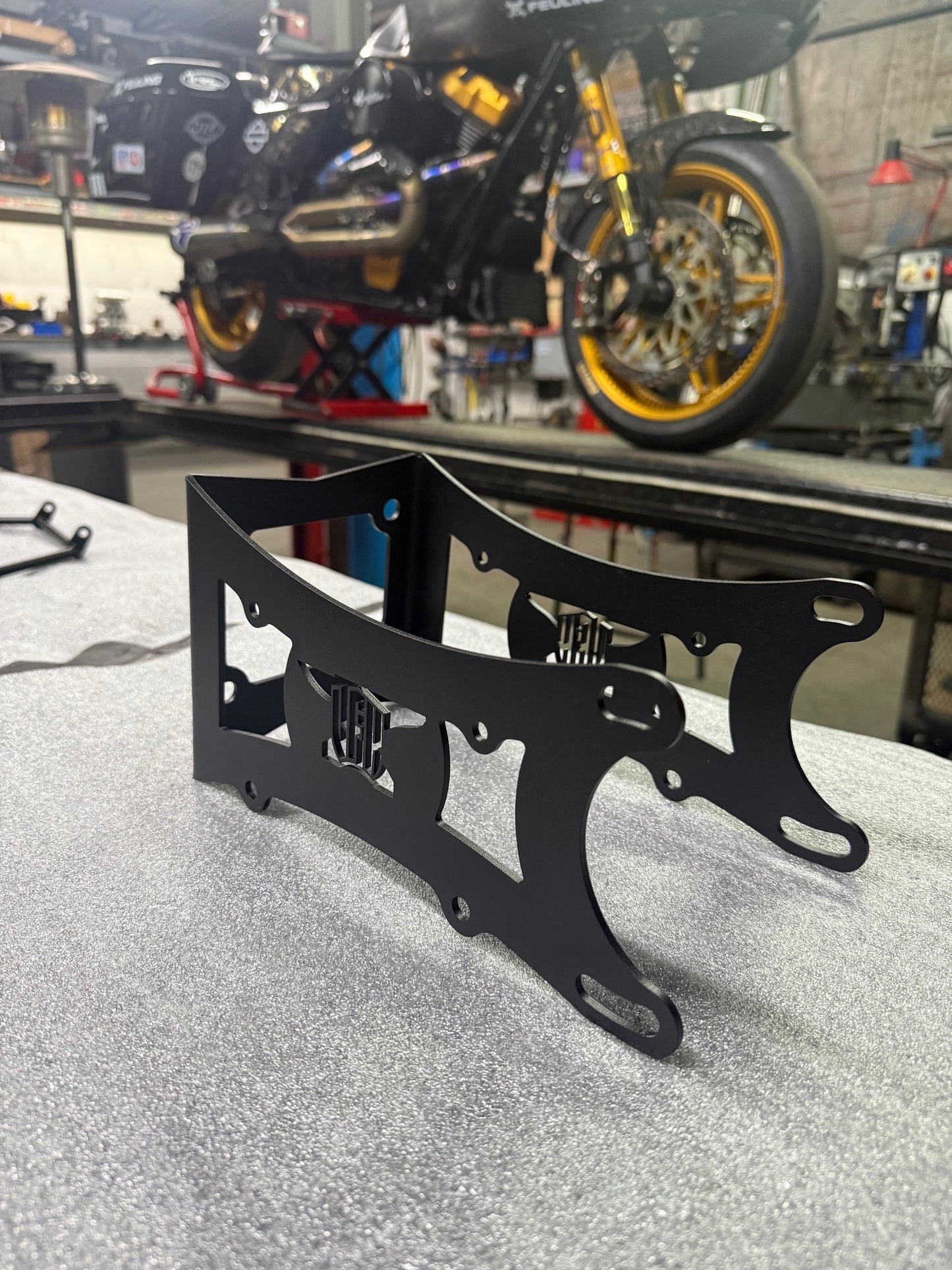 Araña de competición para fairing Road Glide 2009+