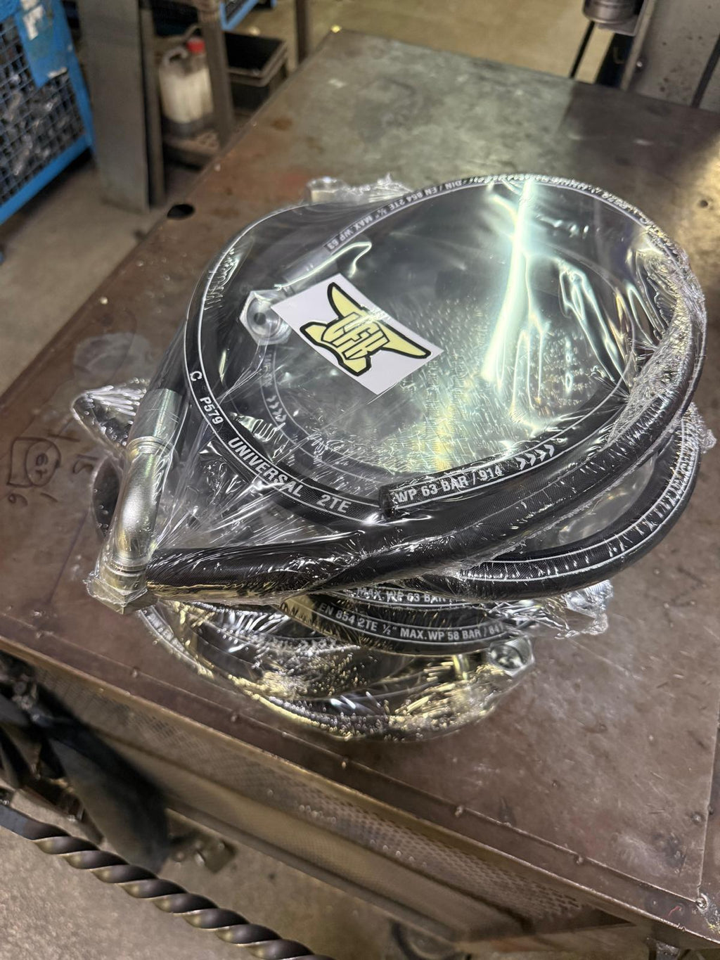 Tubos de radiador de aceite Harley Davidson Special Bracket LFKtoria